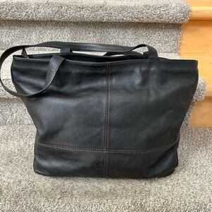 Eddie Bauer 100% leather classic black tote. Perfect size and shape. Gorgeous